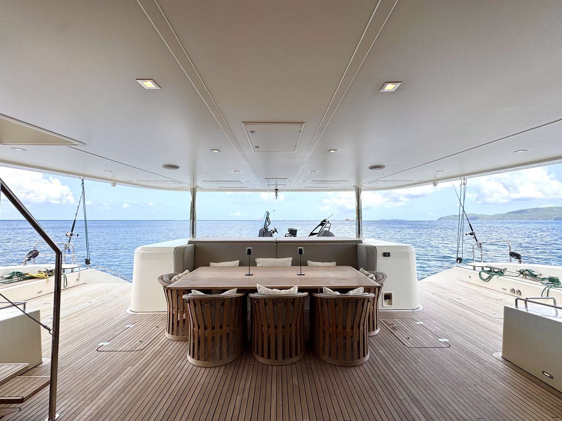 Luxury Crewed Catamaran LITTLE GIANT photo 4