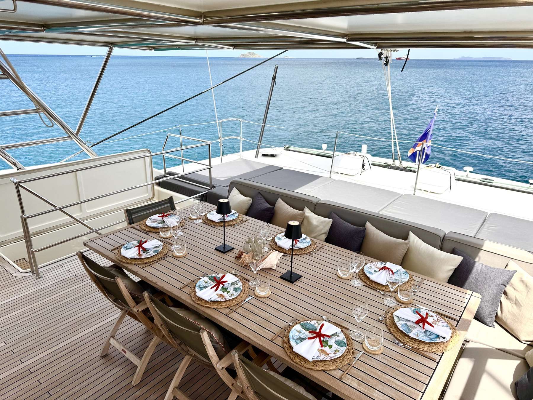 Luxury Crewed Catamaran LITTLE GIANT photo 5