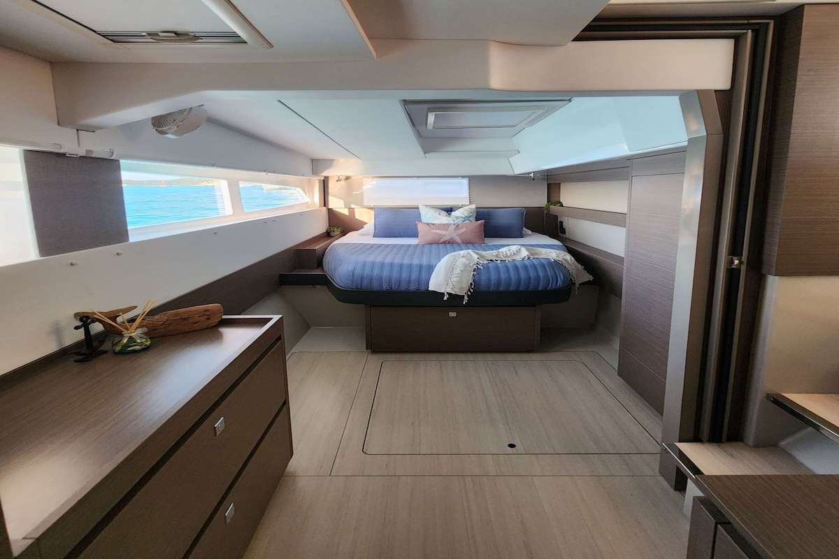 Crewed Catamaran LIVIN photo 8