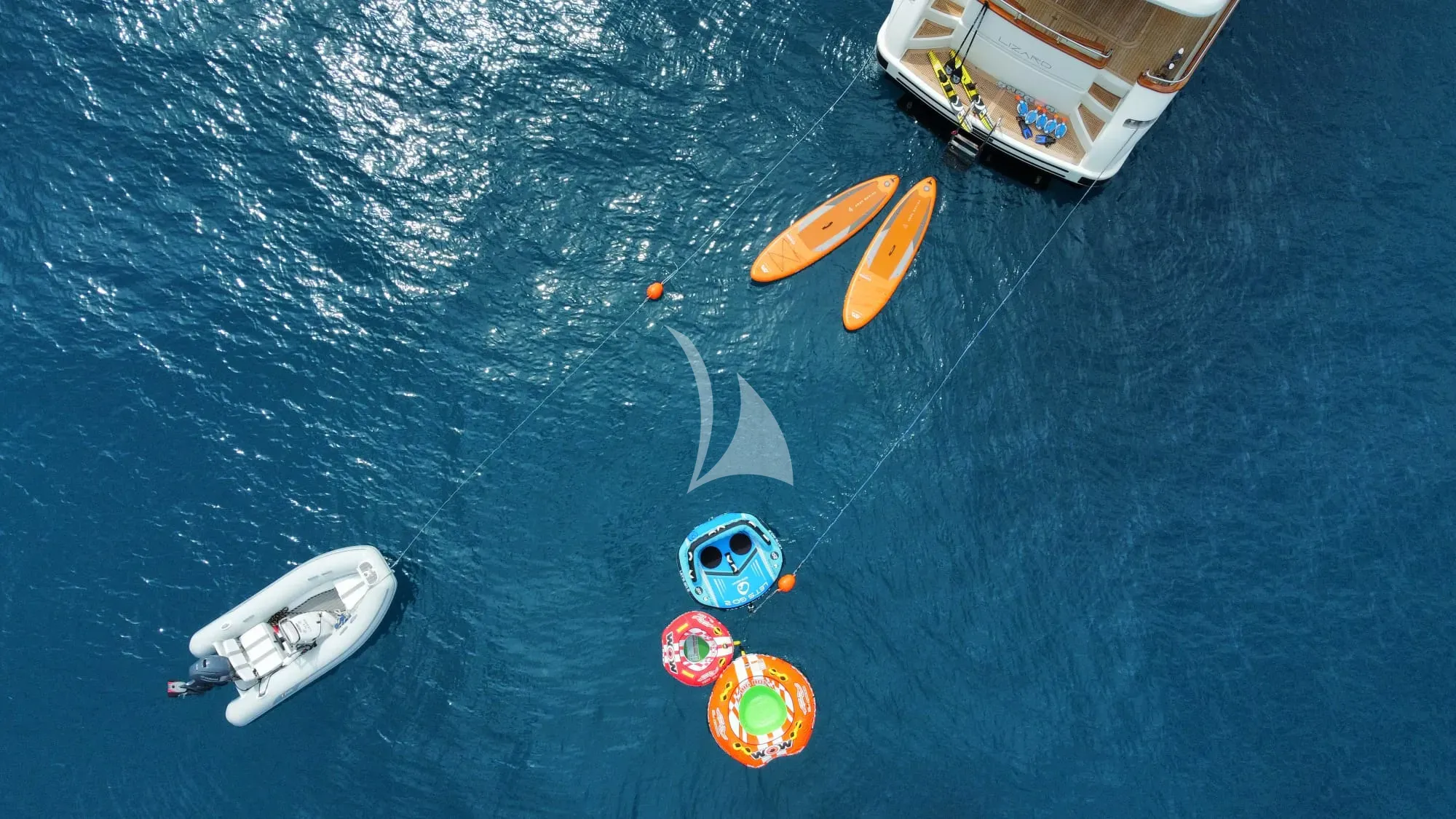 Crewed Motor Yacht LIZARD photo 4