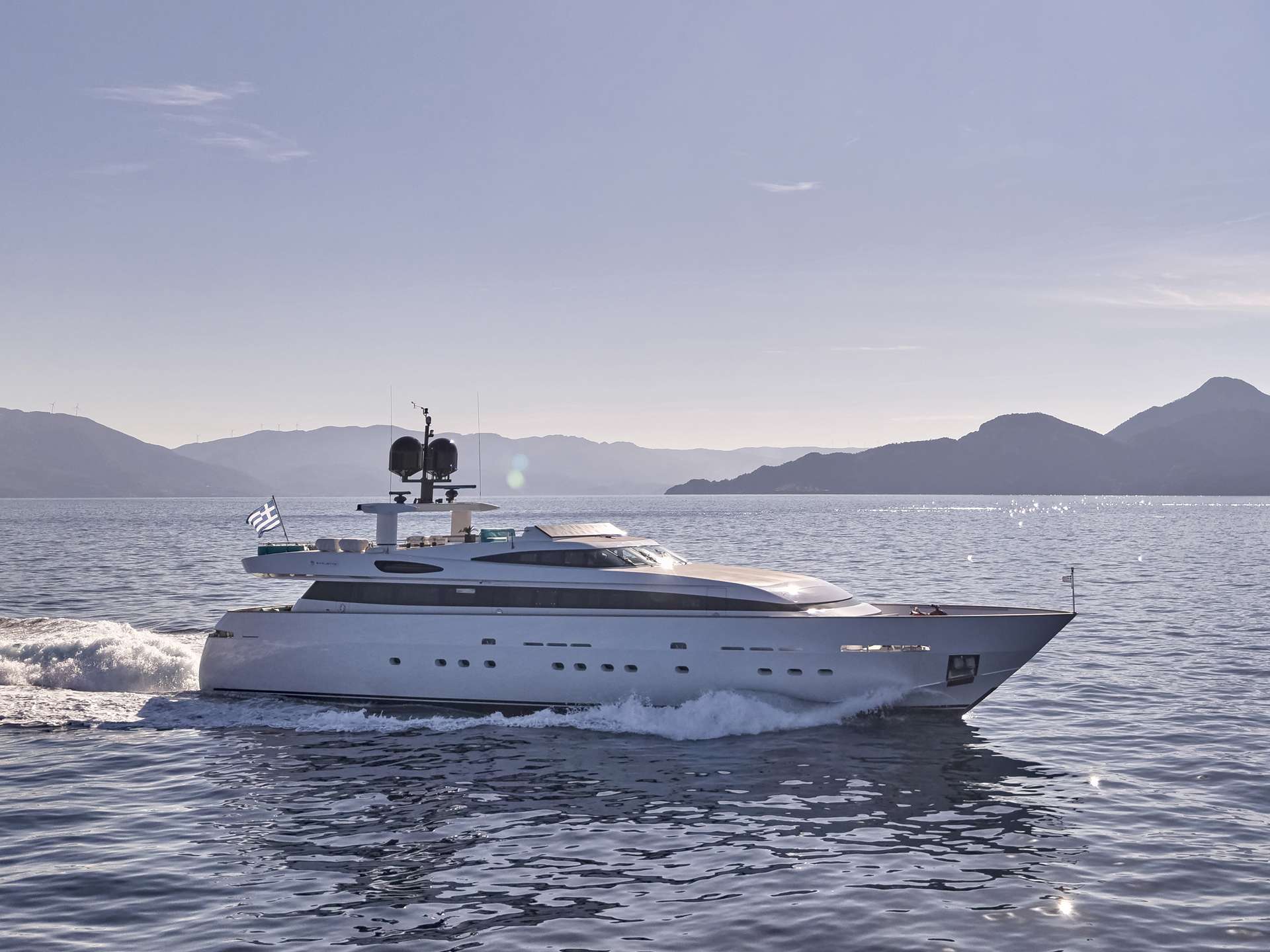 Luxury Crewed Motor Yacht LOANA photo 4