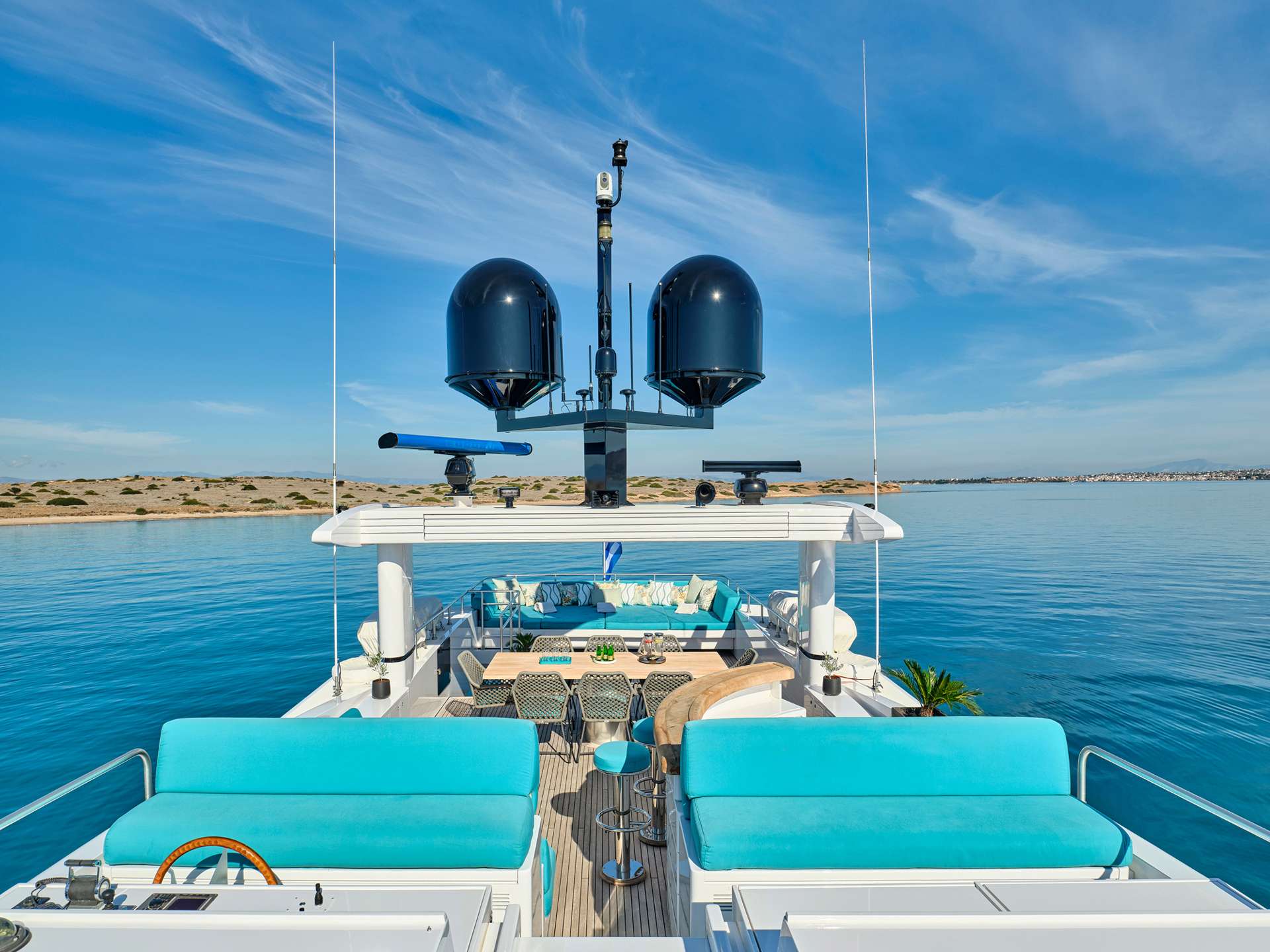 Luxury Crewed Motor Yacht LOANA photo 5