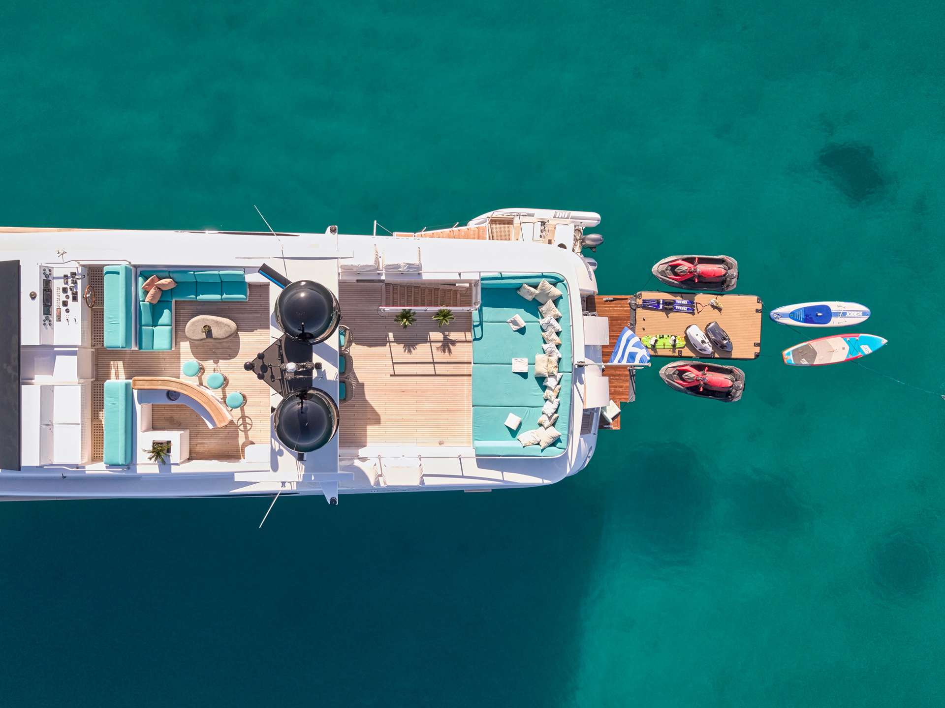 Luxury Crewed Motor Yacht LOANA photo 7