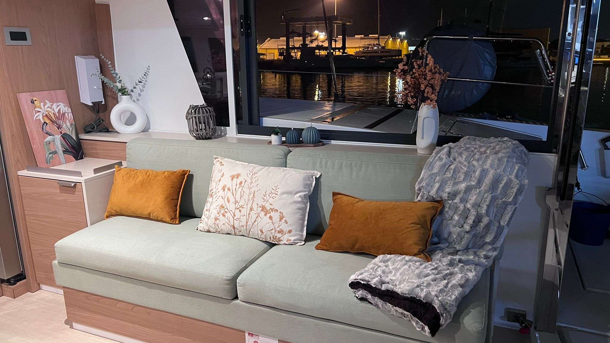 Luxury Crewed Catamaran LOBA DO MAR photo 8