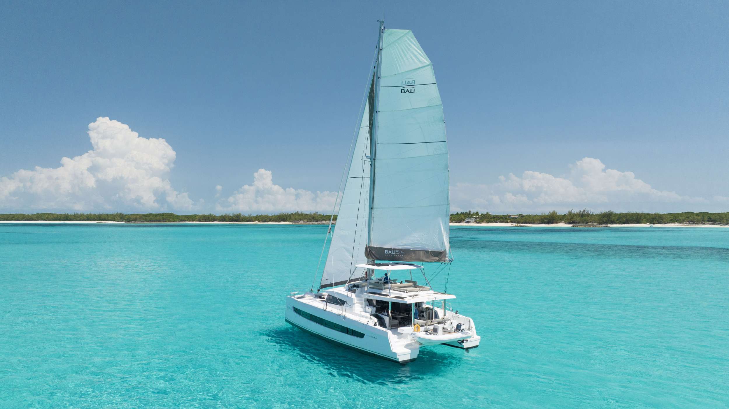 Crewed Catamaran LOCATION 5.4 photo 3