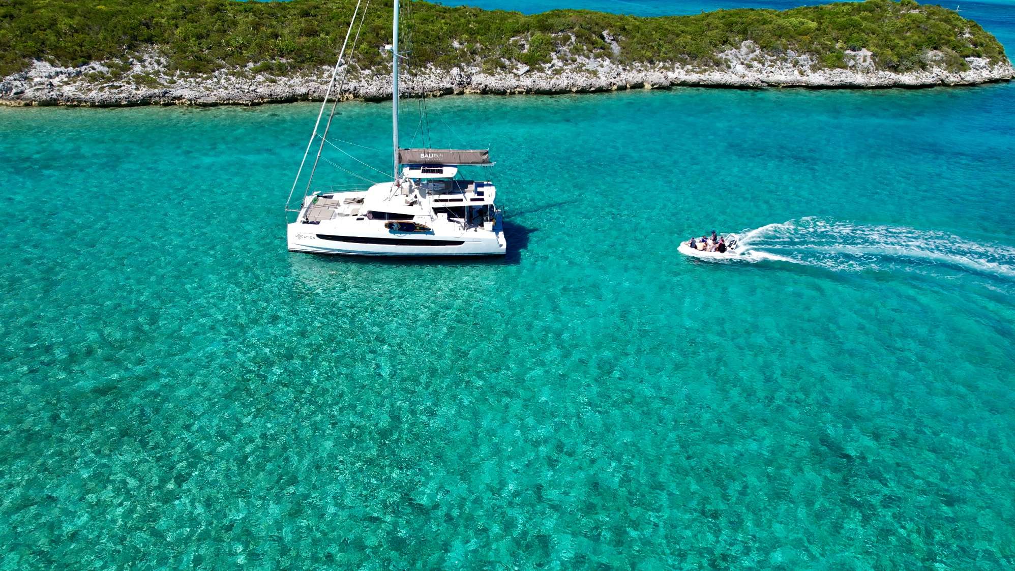 Crewed Catamaran LOCATION 5.4 photo 4