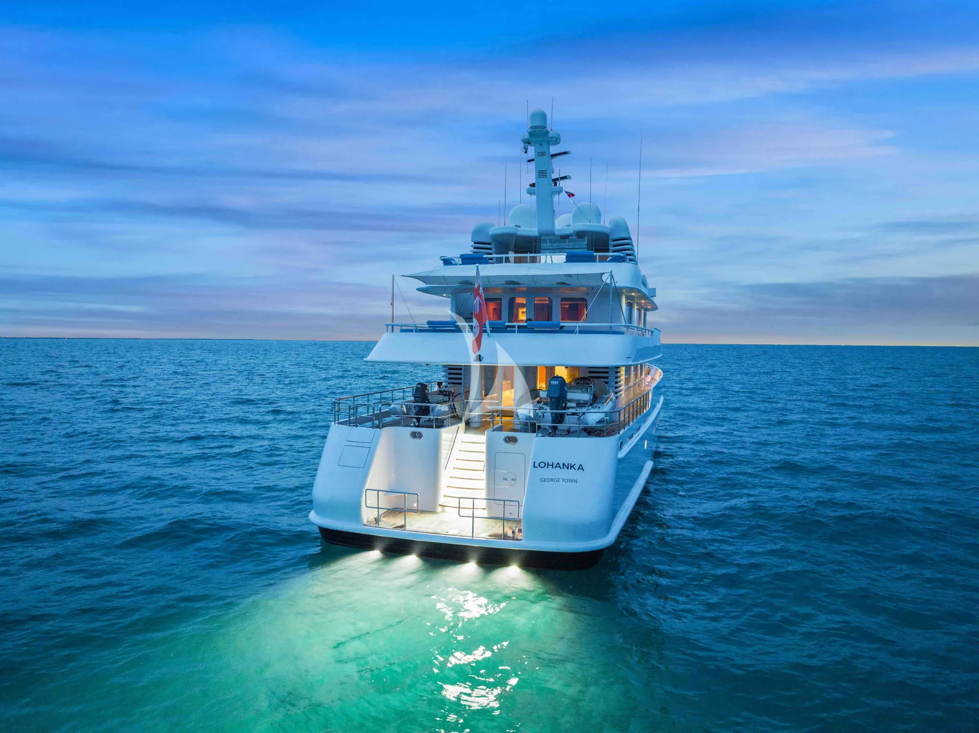 Luxury Crewed Motor Yacht LOHANKA photo 4