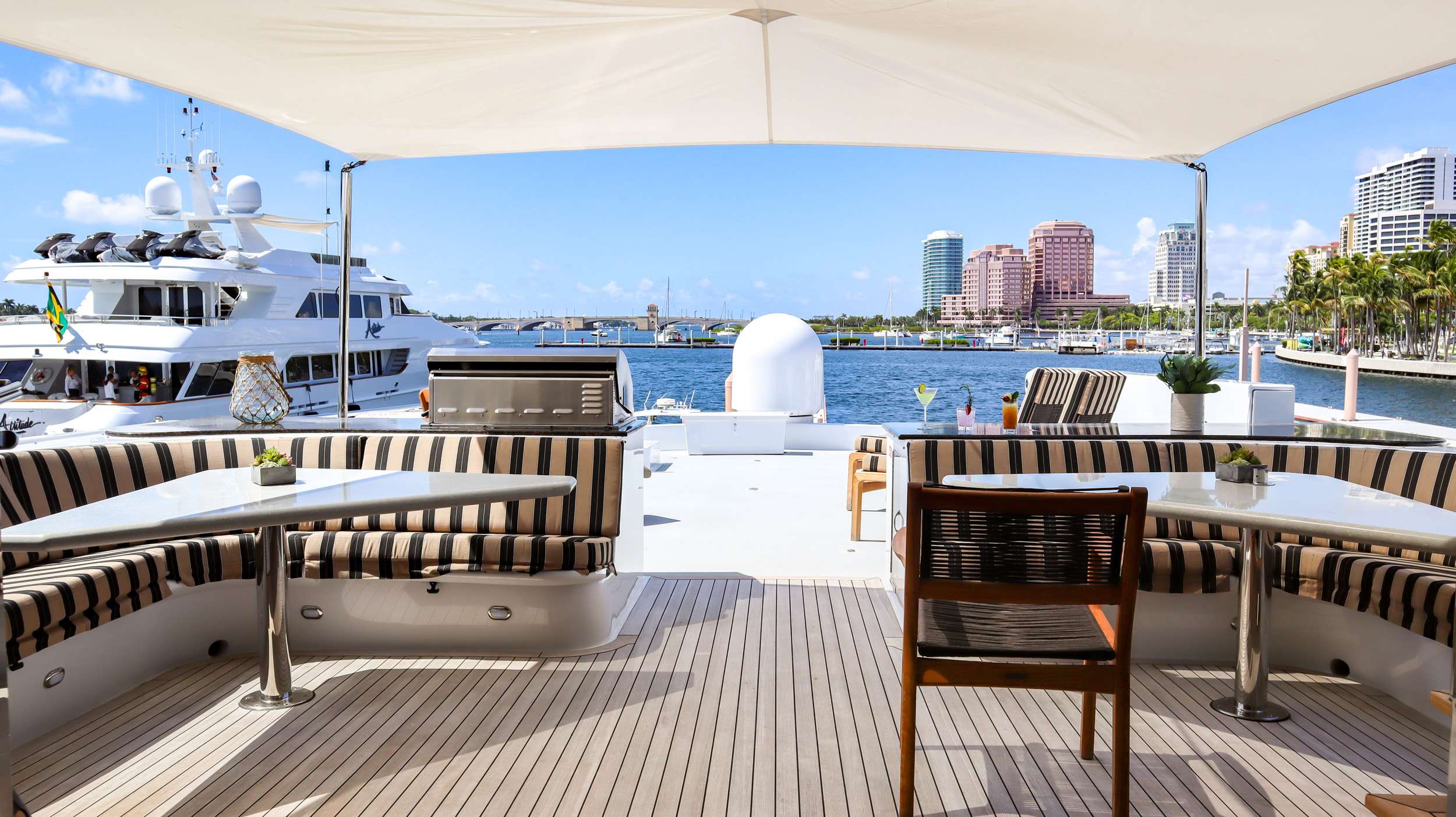 Crewed Motor Yacht LONE STAR photo 5