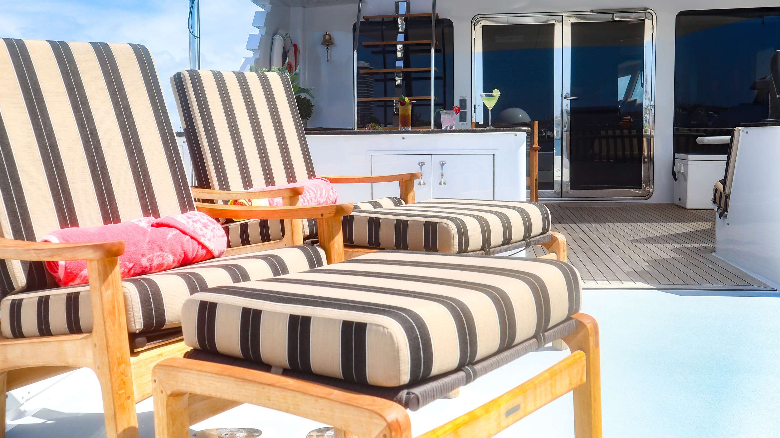 Crewed Motor Yacht LONE STAR photo 8