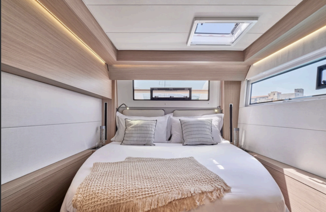 Crewed Catamaran LORAIN photo 7