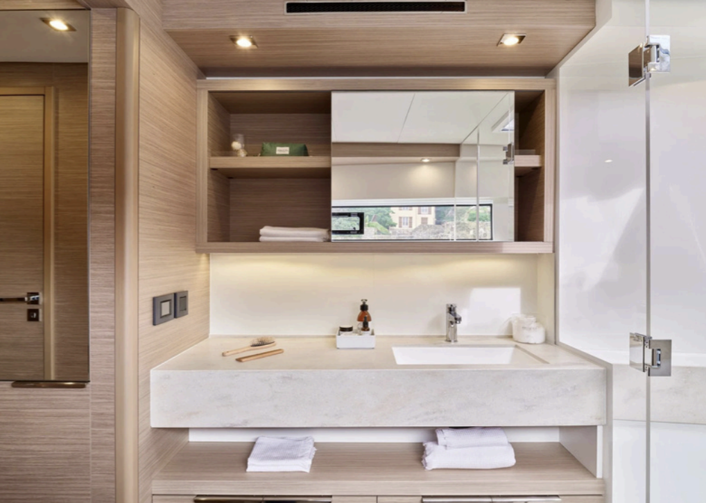 Crewed Catamaran LORAIN photo 8