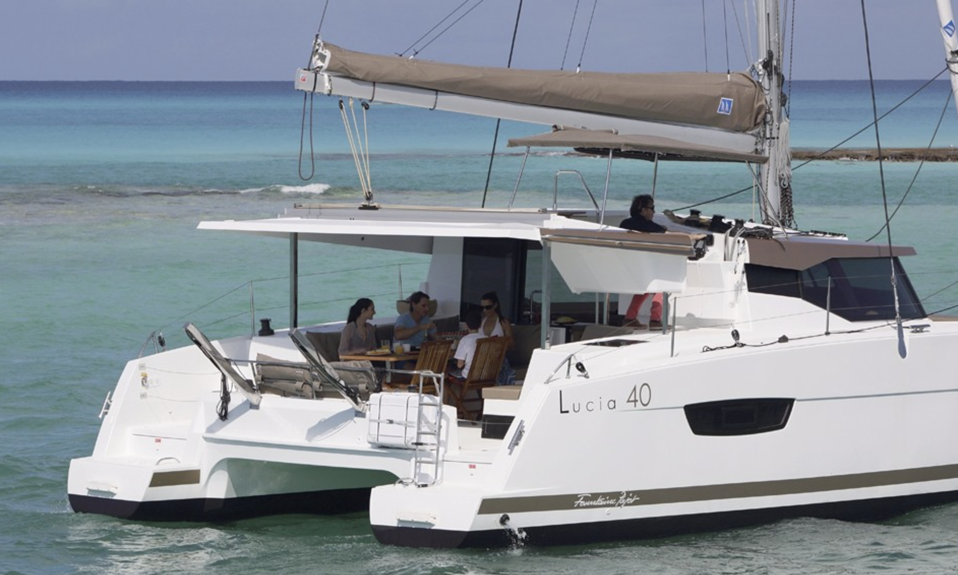 Bareboat Catamaran Fountaine Pajot Lucia 40 photo 3