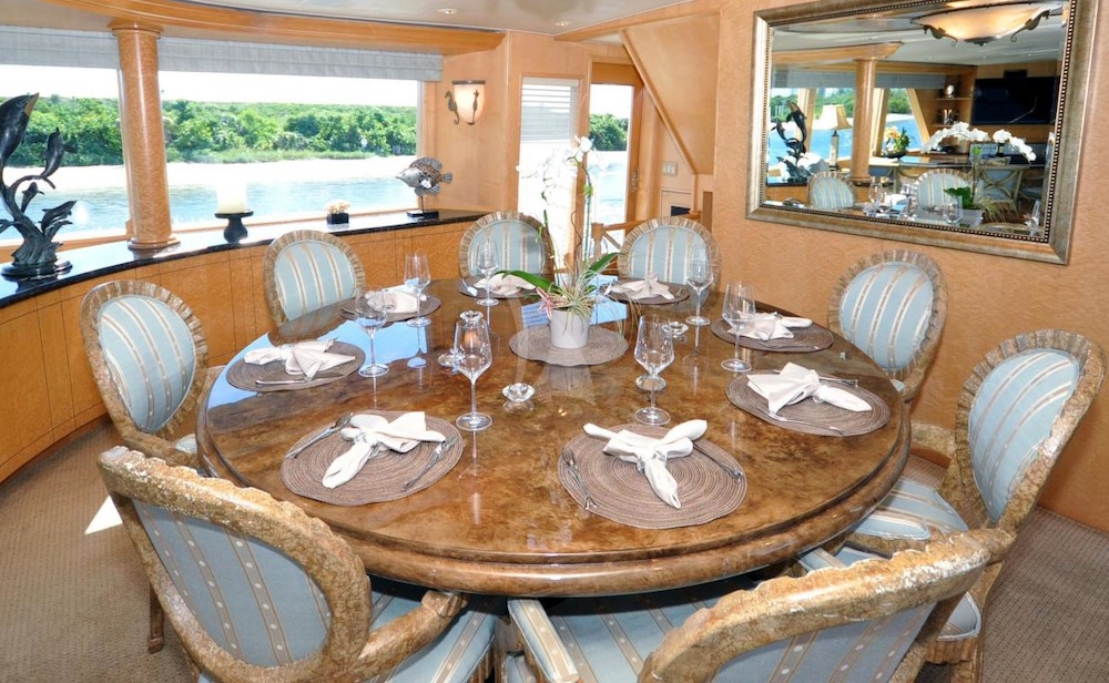 Luxury Crewed Motor Yacht LUCKY STARS photo 5