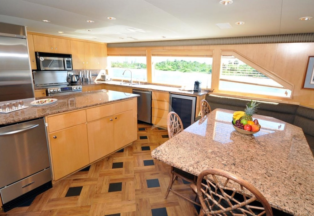 Luxury Crewed Motor Yacht LUCKY STARS photo 6