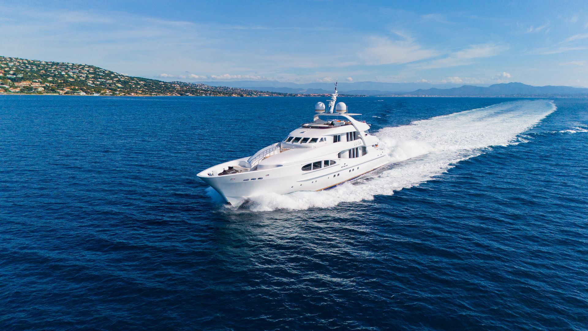 Luxury Crewed Motor Yacht LUISA photo 3