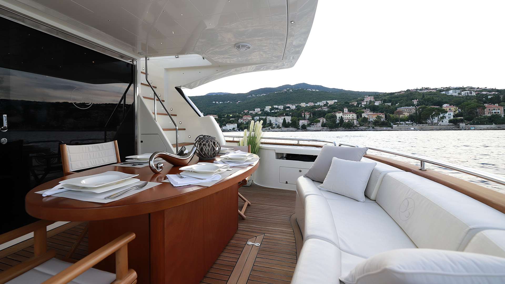 Luxury Crewed Motor Yacht LUKAS photo 8