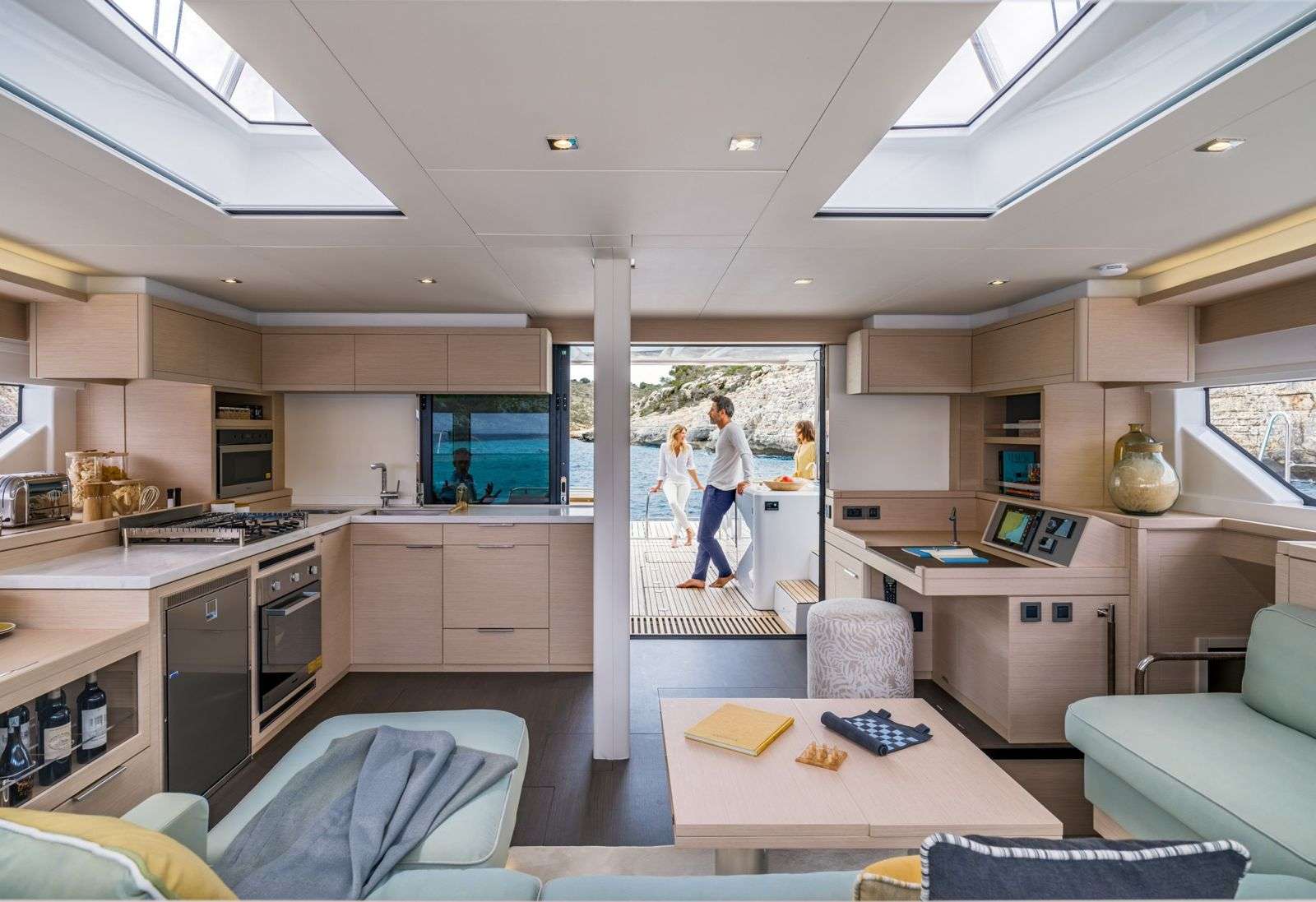 Crewed Catamaran LULU photo 5