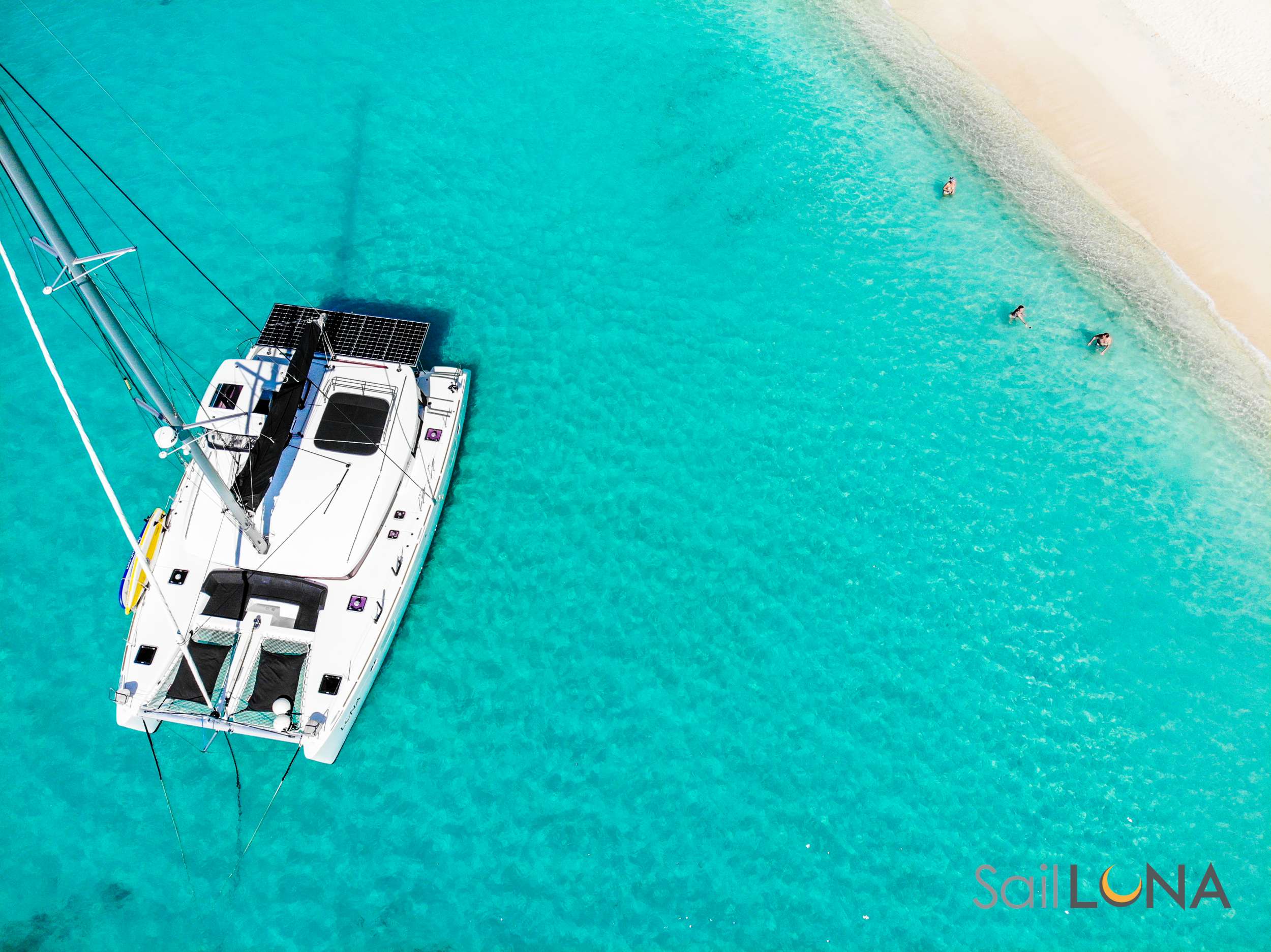 Crewed Catamaran LUNA photo 3