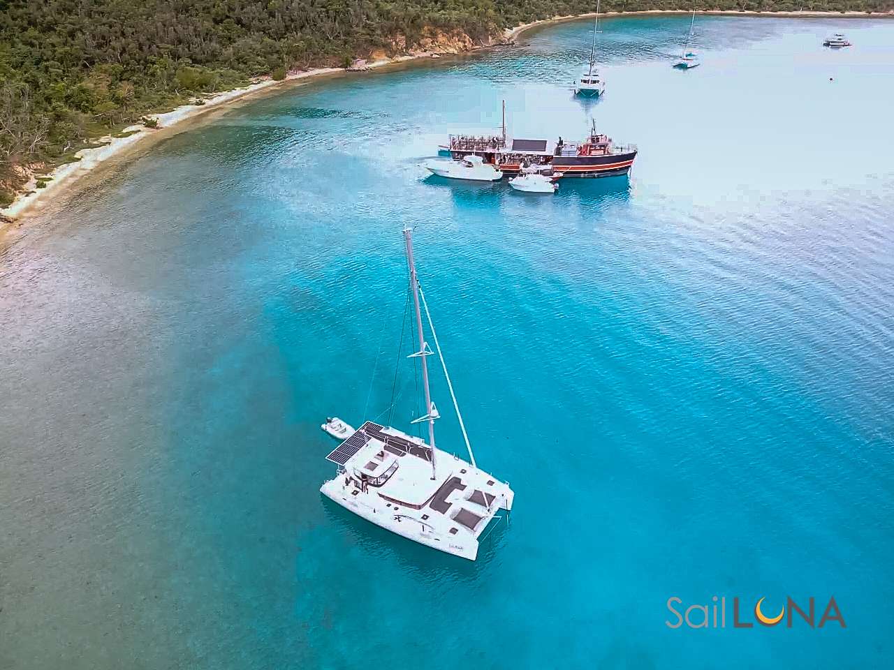 Crewed Catamaran LUNA photo 4
