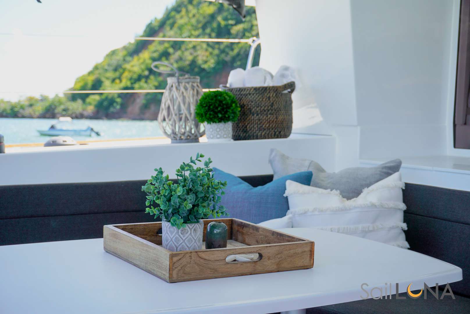 Crewed Catamaran LUNA photo 7