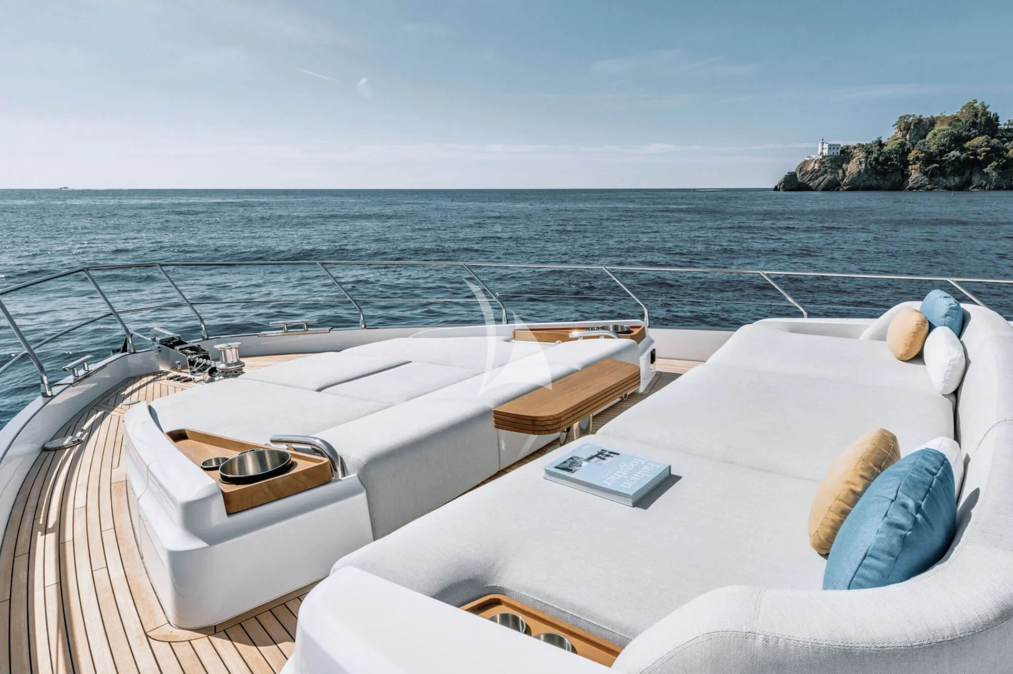 Luxury Crewed Motor Yacht LUX photo 8