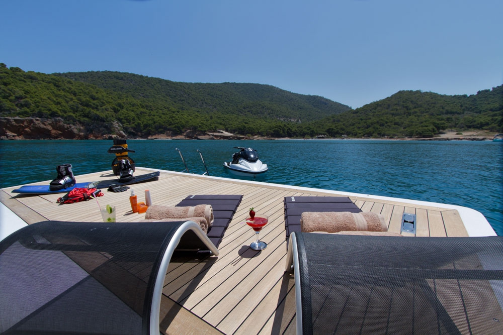 Luxury Crewed Motor Yacht MABROUK photo 5