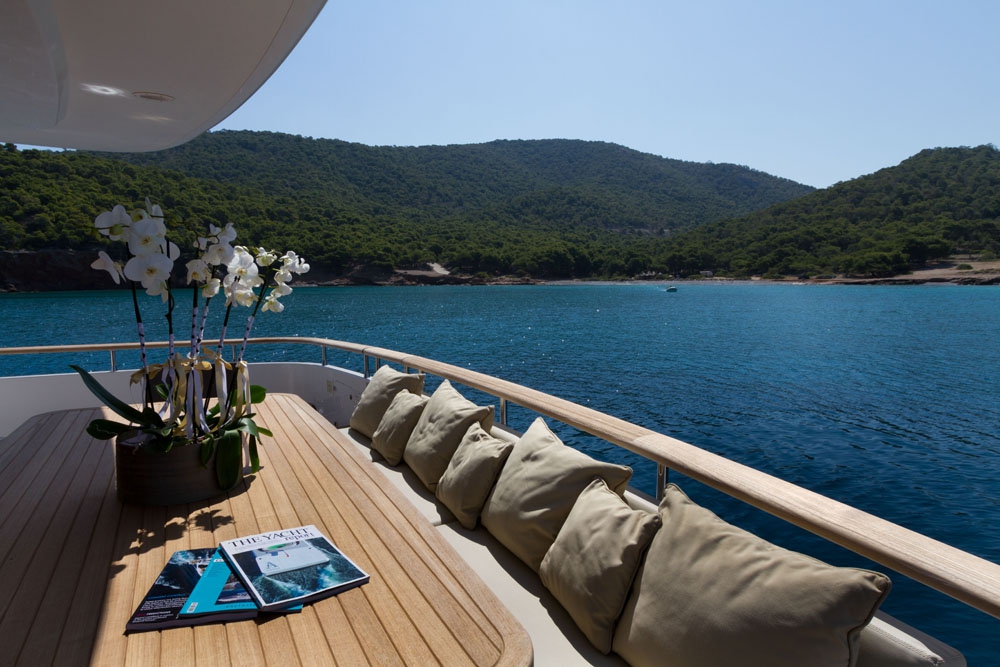 Luxury Crewed Motor Yacht MABROUK photo 8