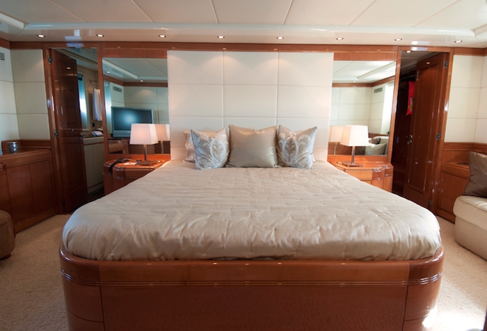 Luxury Crewed Motor Yacht MACH ONE photo 8