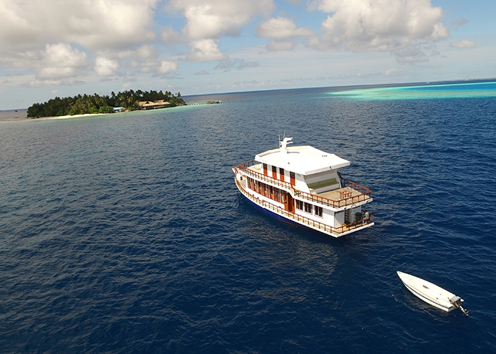 Luxury Crewed Motor Yacht MADIVARU photo 4