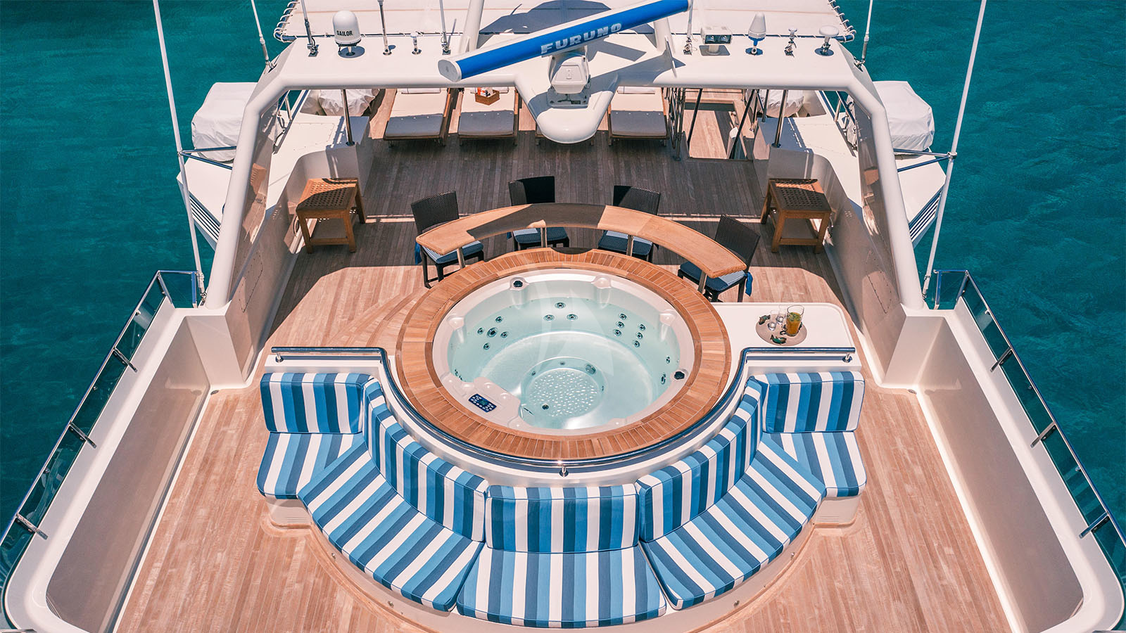 Luxury Crewed Motor Yacht MAGIX photo 7