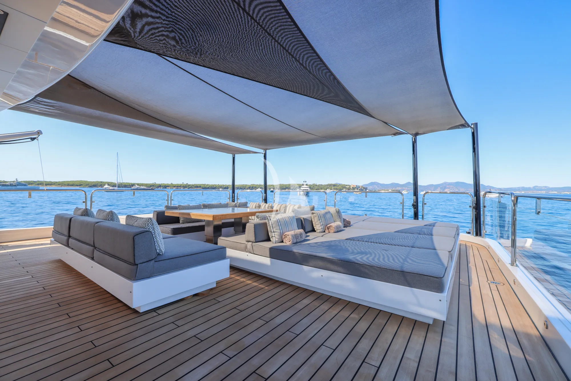 Luxury Crewed Motor Yacht MAGNA GRECIA photo 7