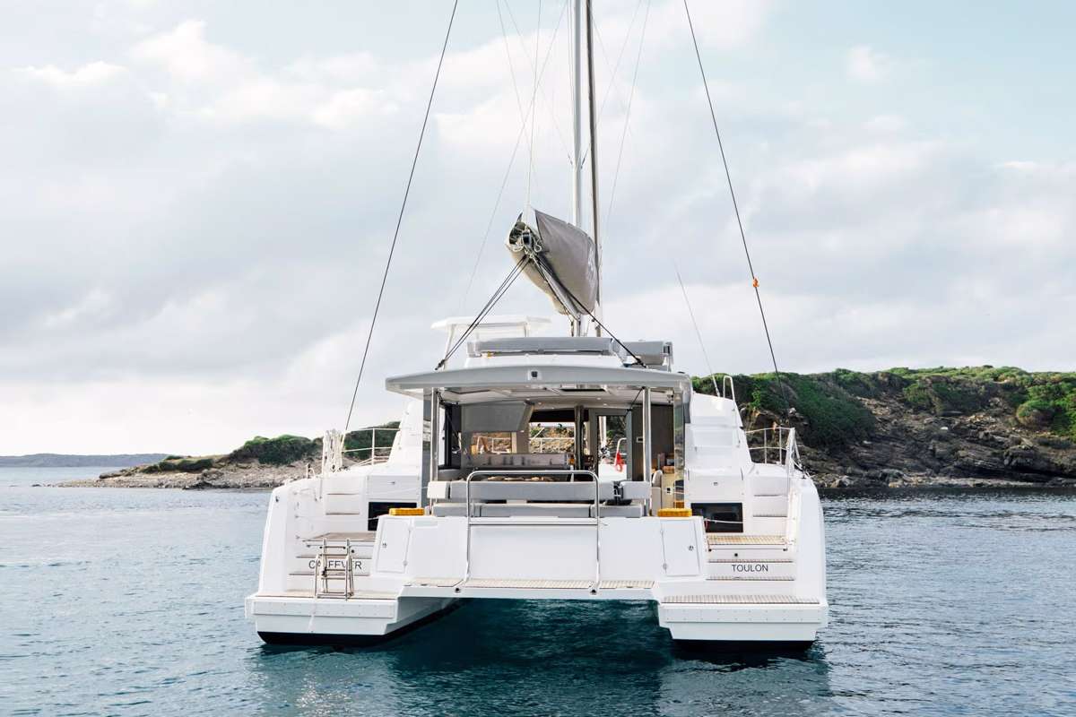 Catamaran MAH NA MAH NA photo 3