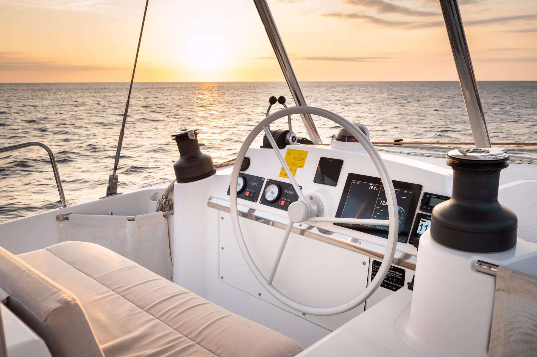 Catamaran MAH NA MAH NA photo 6