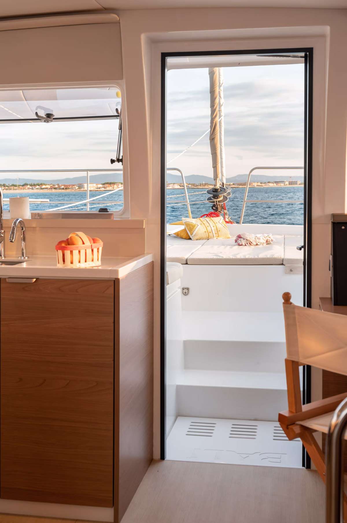 Catamaran MAH NA MAH NA photo 7