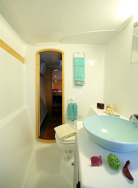 Bareboat Catamaran Mahe 36 photo 4