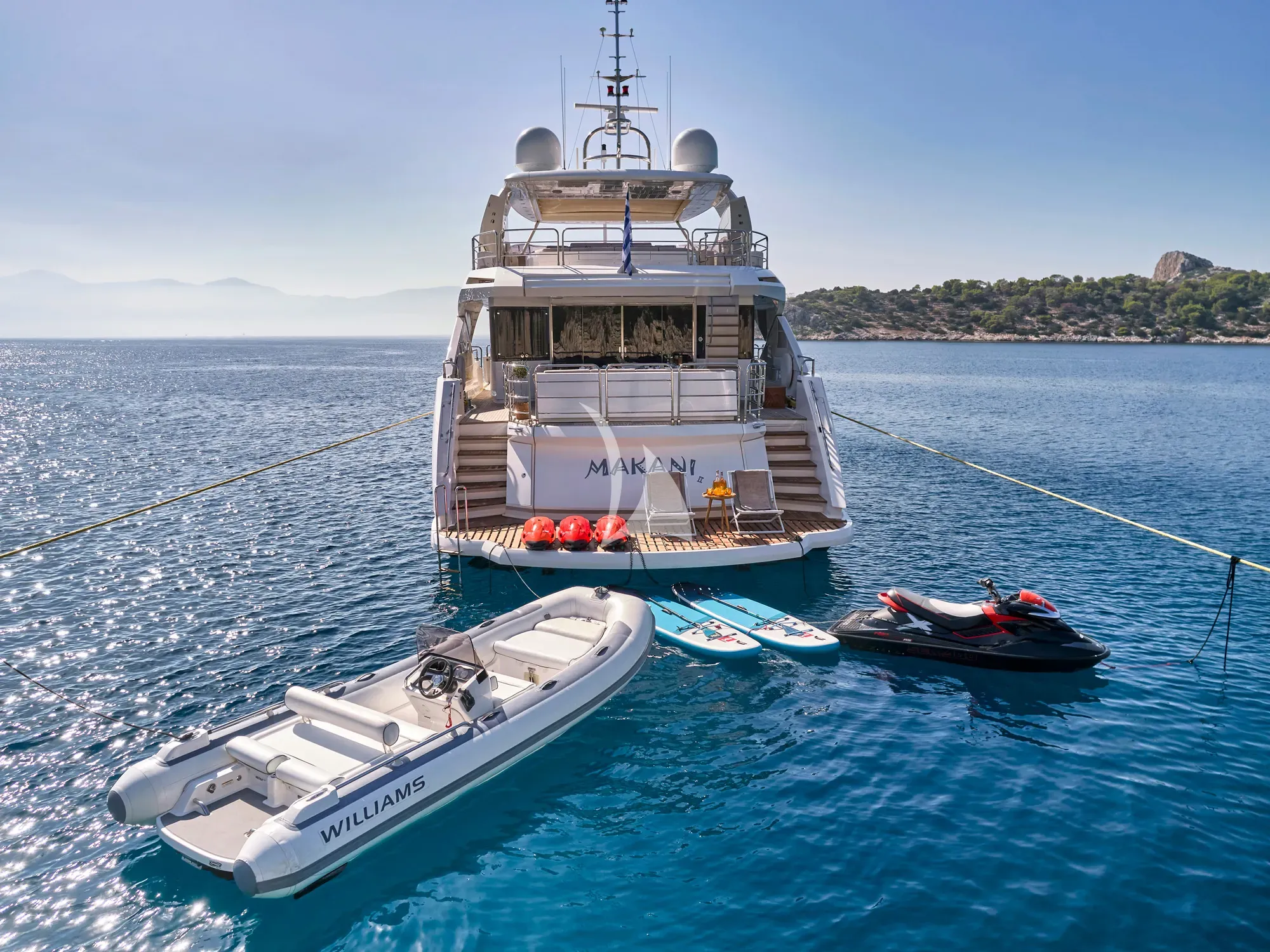 Crewed Motor Yacht MAKANI II photo 8