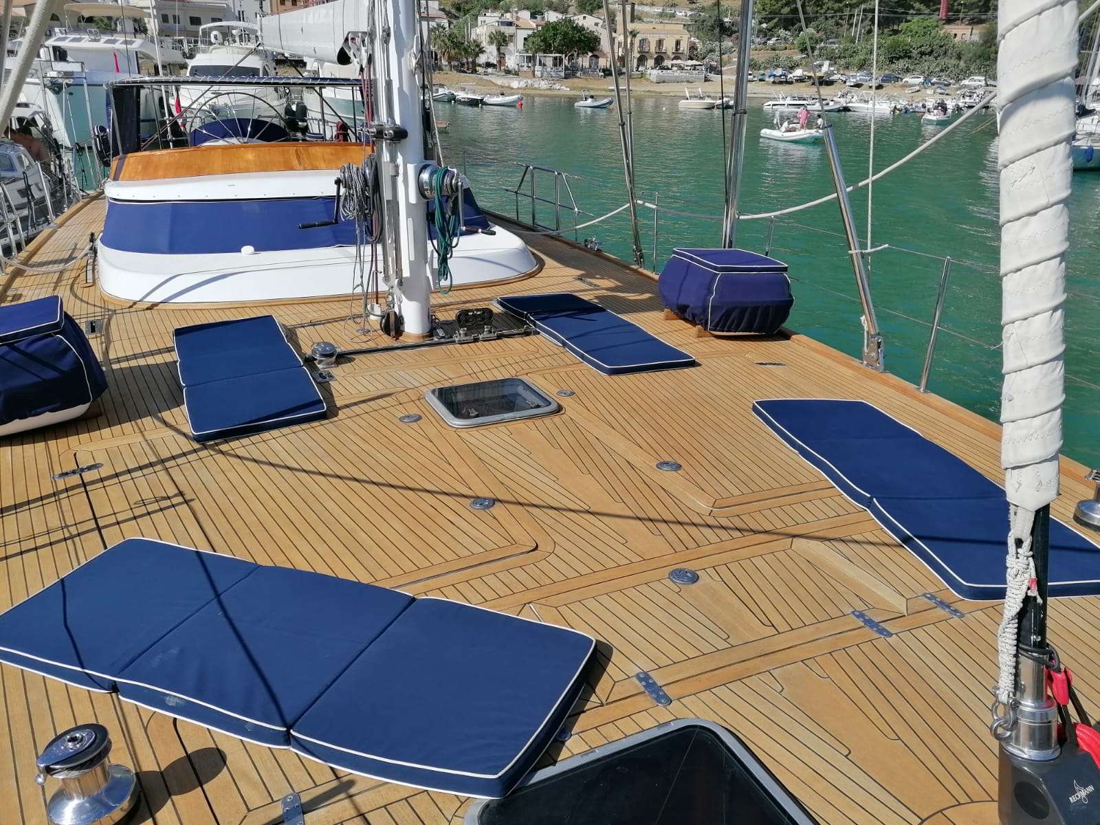Crewed Sailing Yacht MALIZIA photo 3