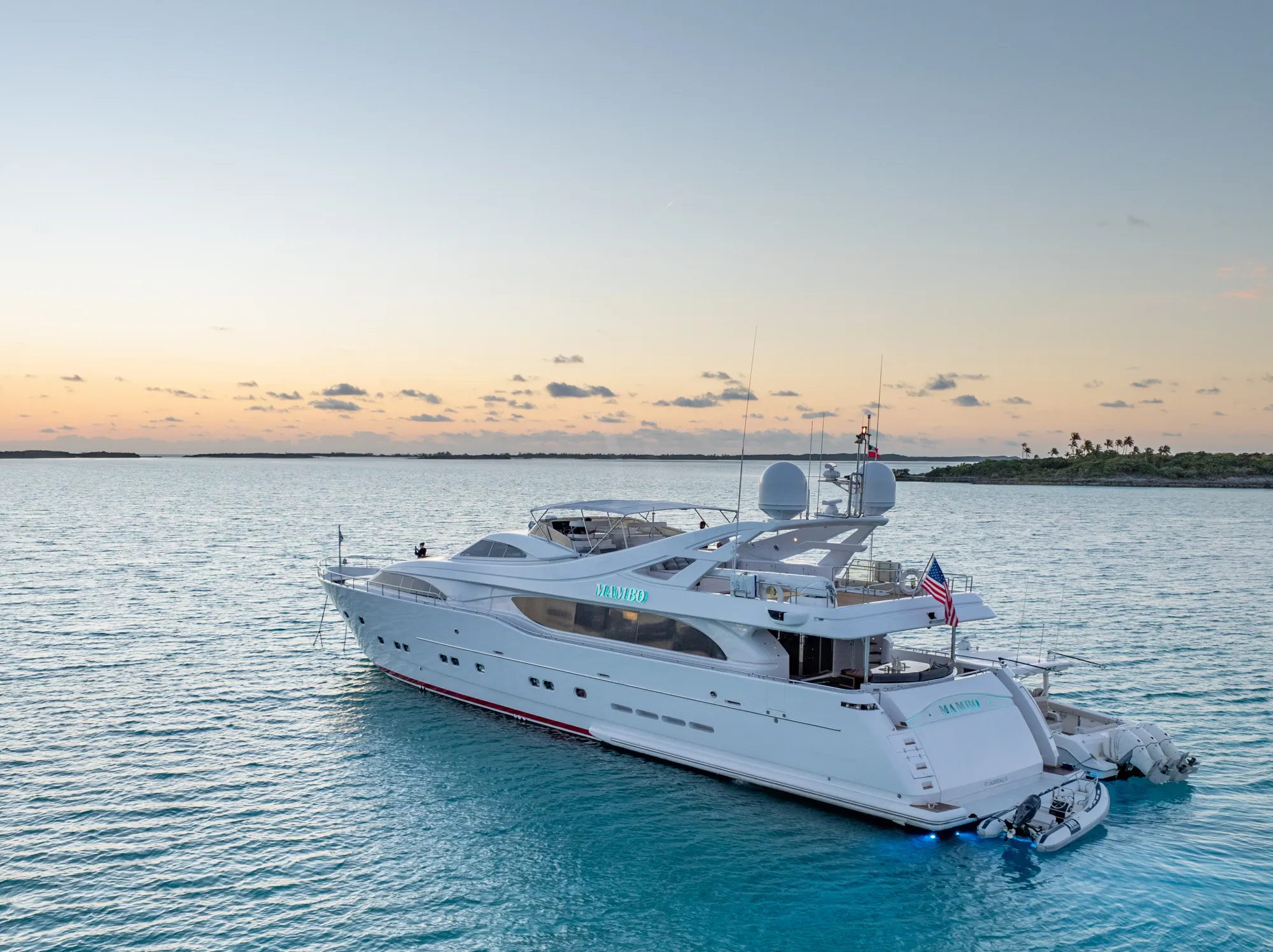 Luxury Crewed Motor Yacht MAMBO photo 3