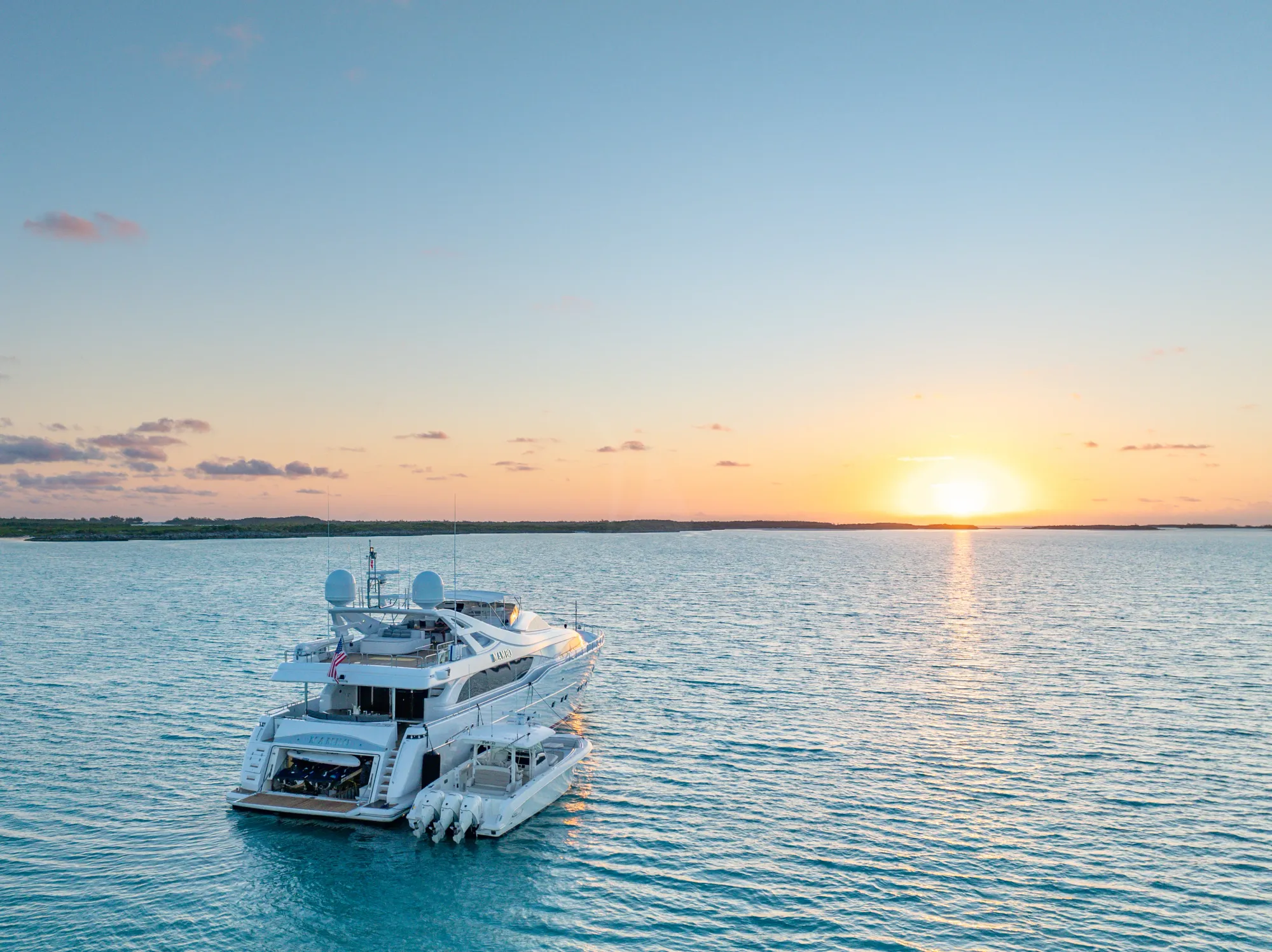 Luxury Crewed Motor Yacht MAMBO photo 6