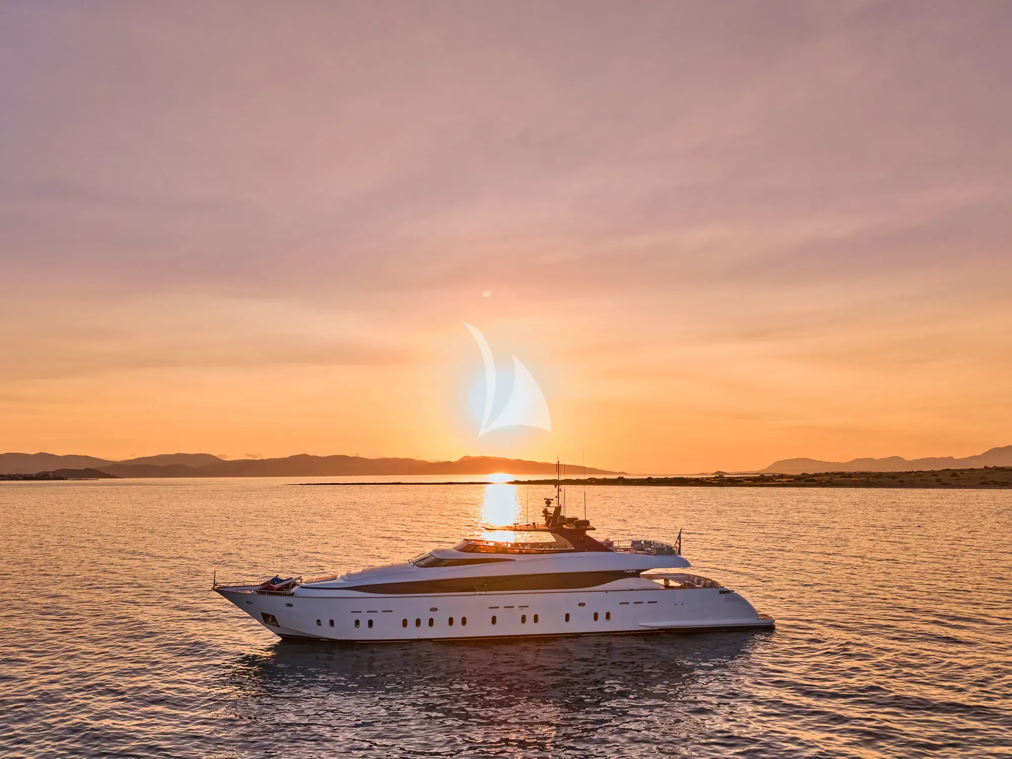 Luxury Crewed Motor Yacht MAMMA MIA photo 6