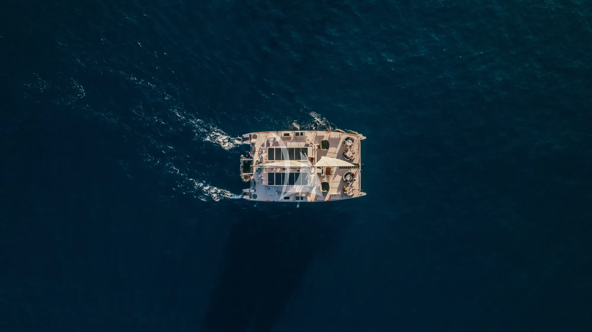 Charter Catamaran MANANA photo 4