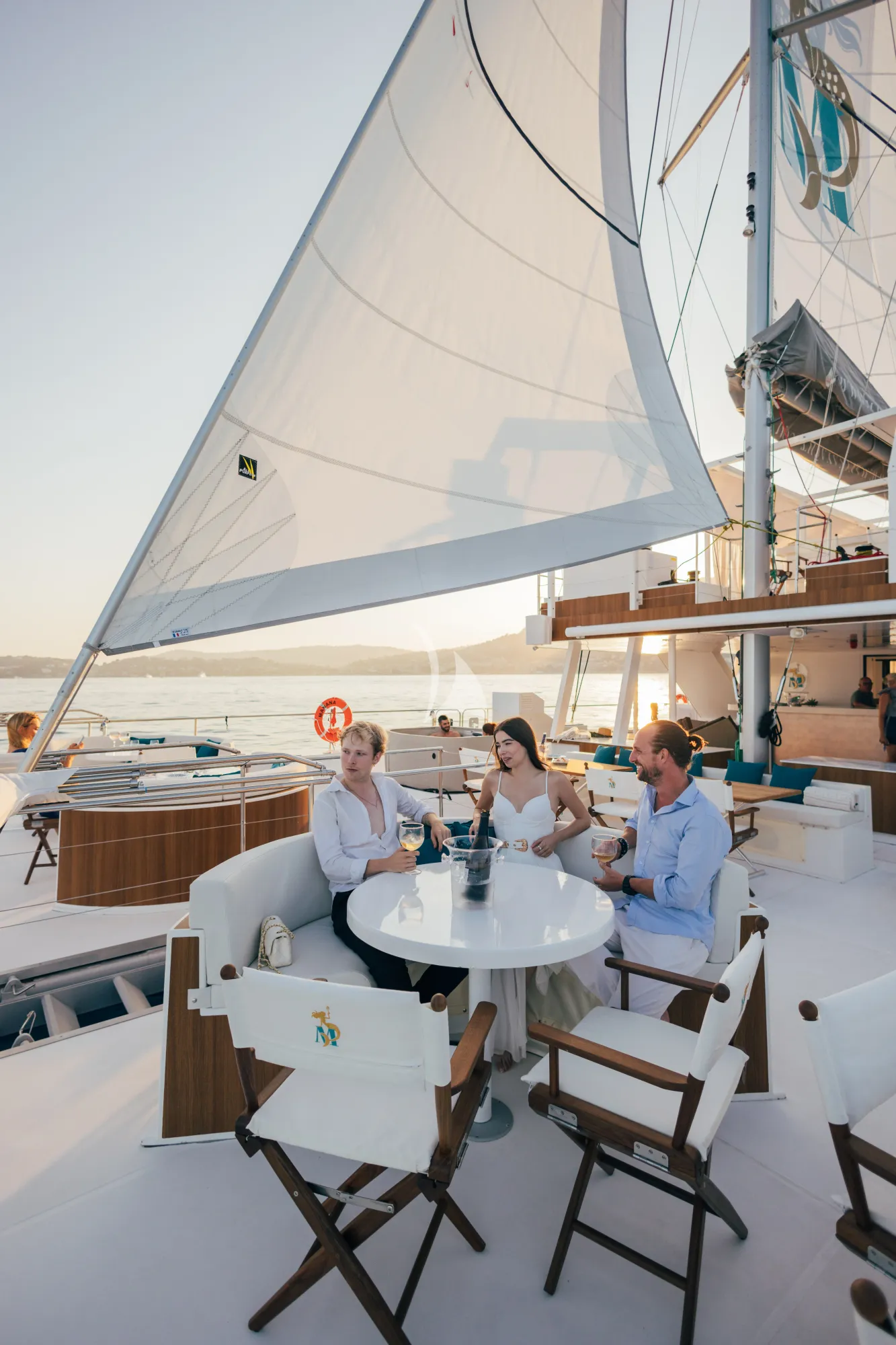 Charter Catamaran MANANA photo 8