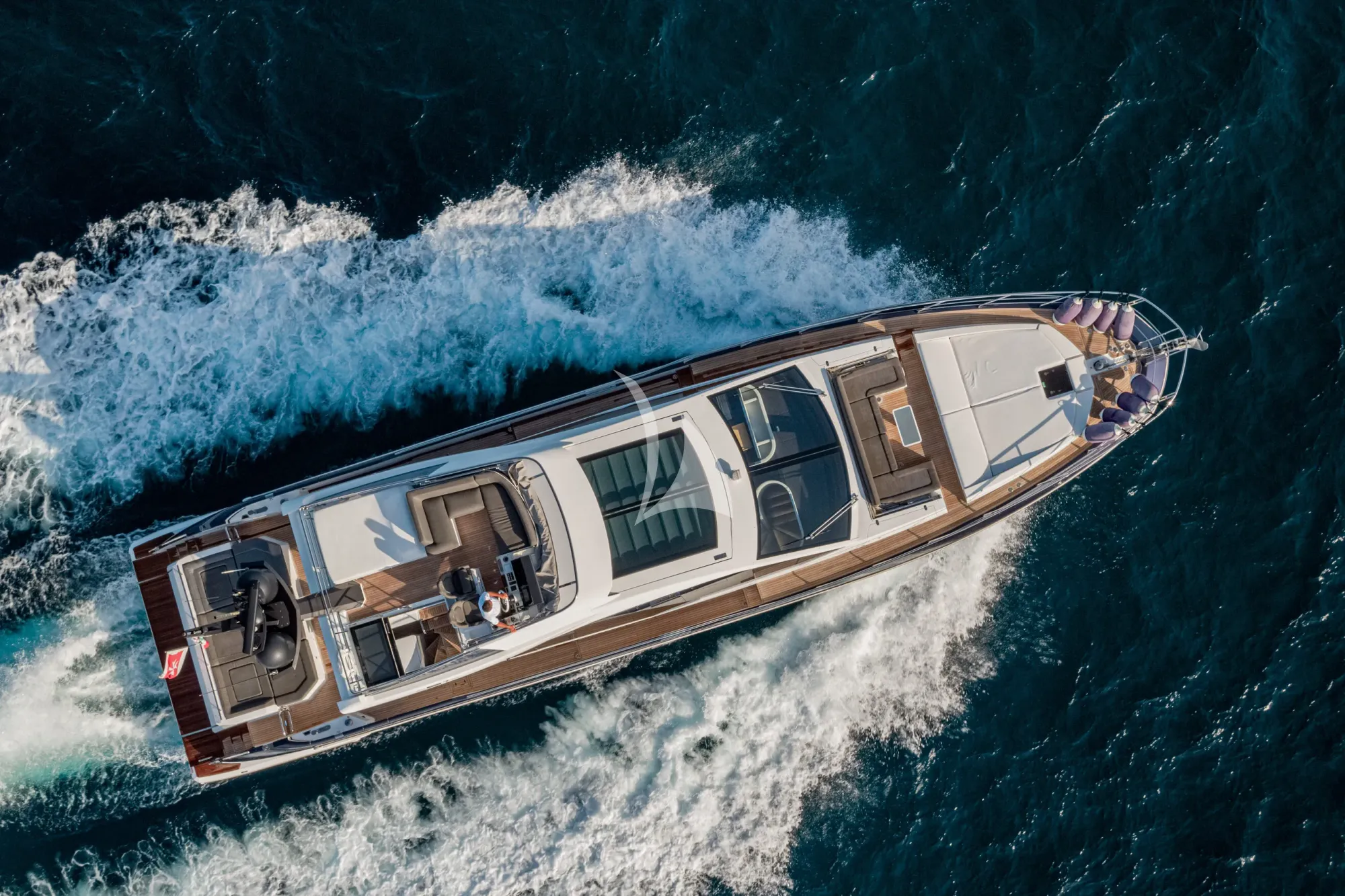 Luxury Crewed Motor Yacht MANARA PRIMA photo 3