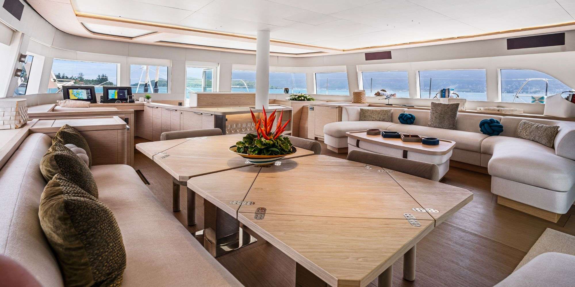 Luxury Crewed Catamaran MANE ET NOCTE photo 8