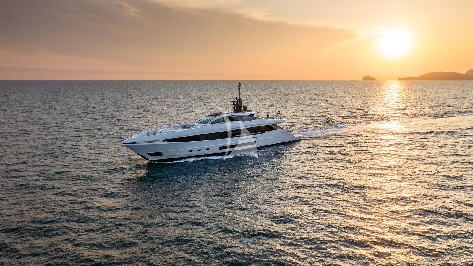 Luxury Crewed Motor Yacht MANGUSTA GRANSPORT 45 photo 3