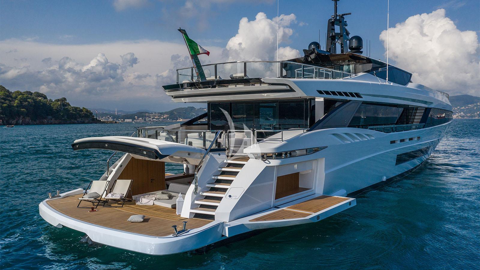 Luxury Crewed Motor Yacht MANGUSTA GRANSPORT 45 photo 5