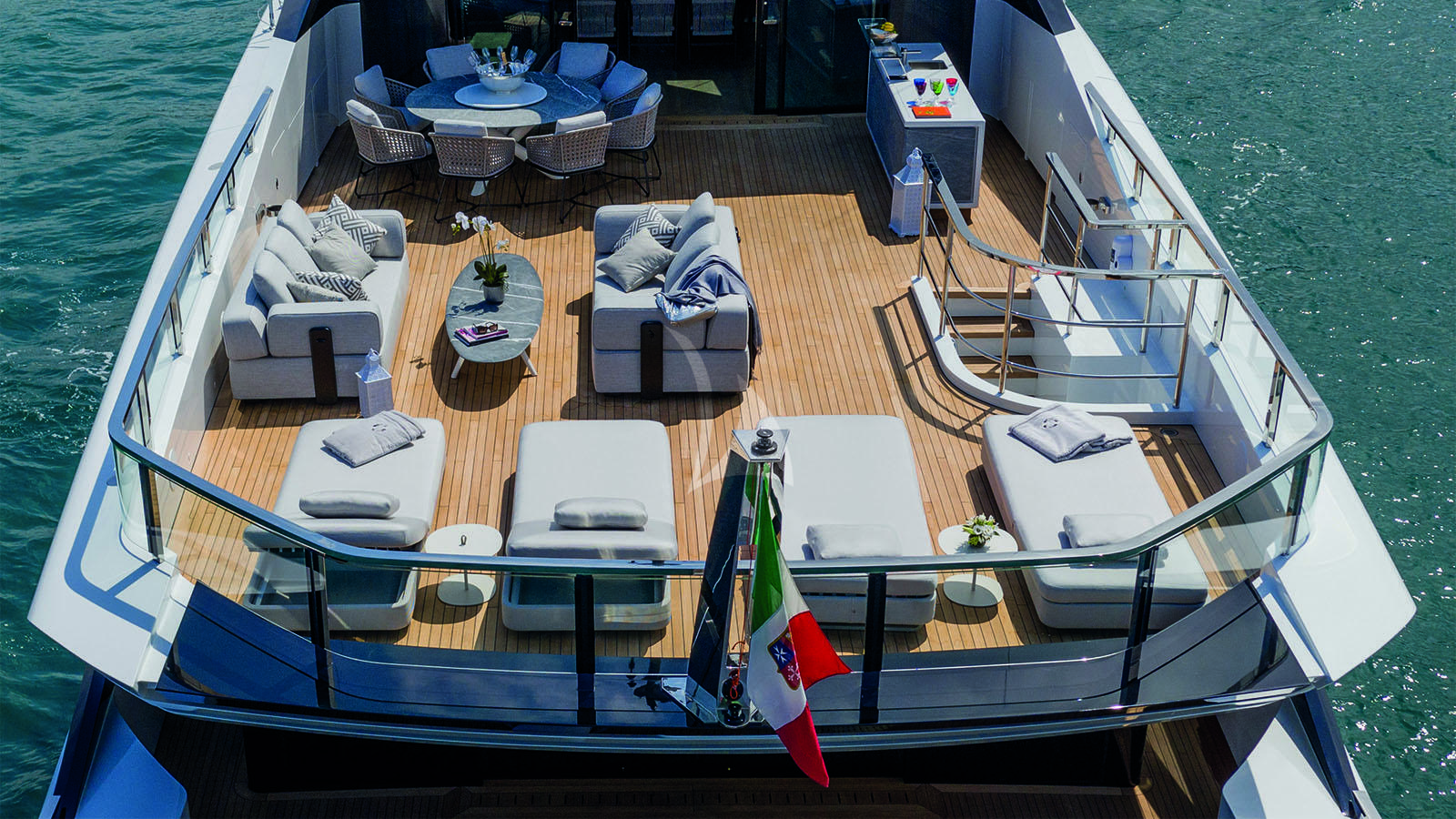 Luxury Crewed Motor Yacht MANGUSTA GRANSPORT 45 photo 8