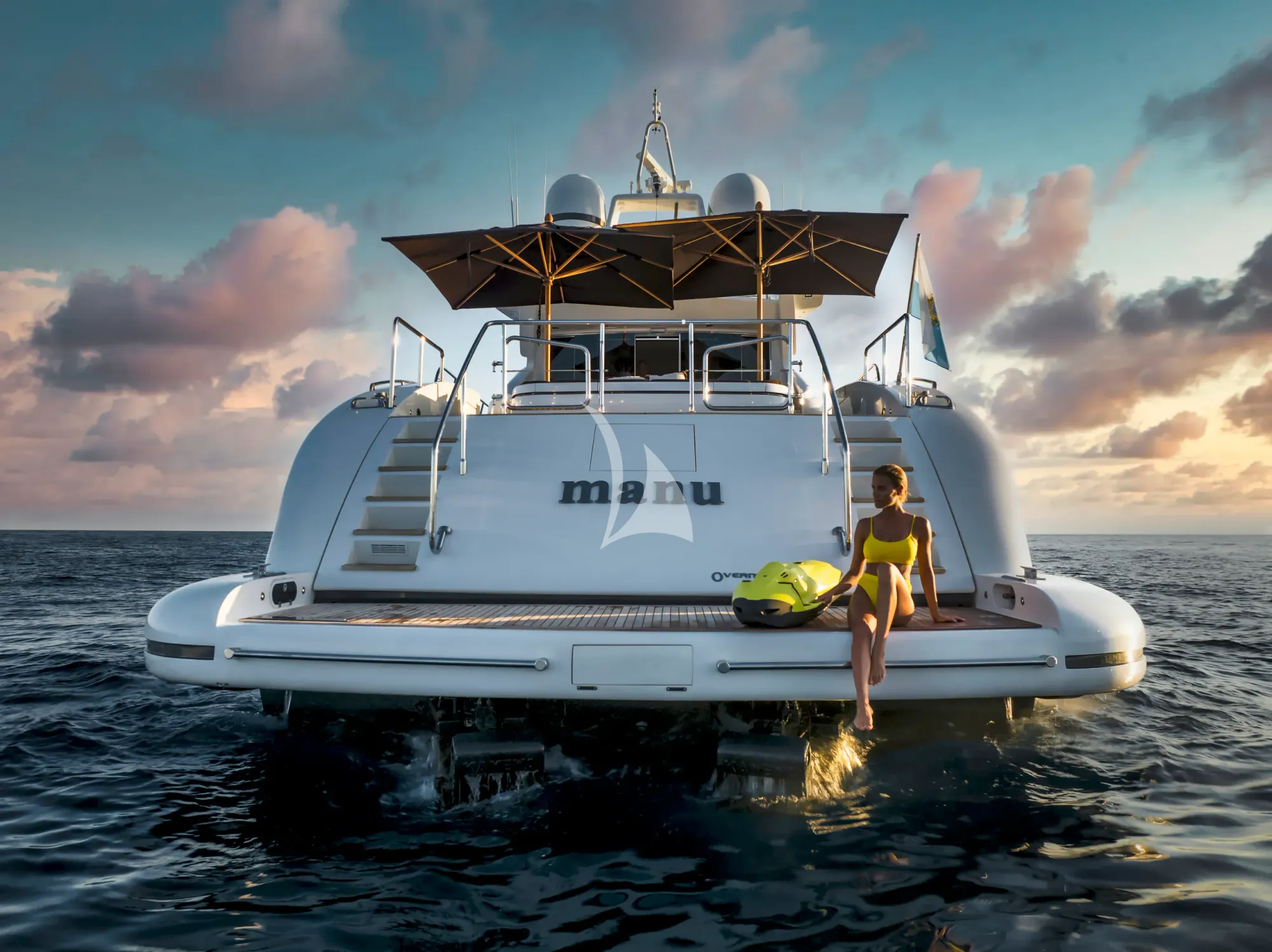 Crewed Motor Yacht MANU photo 4