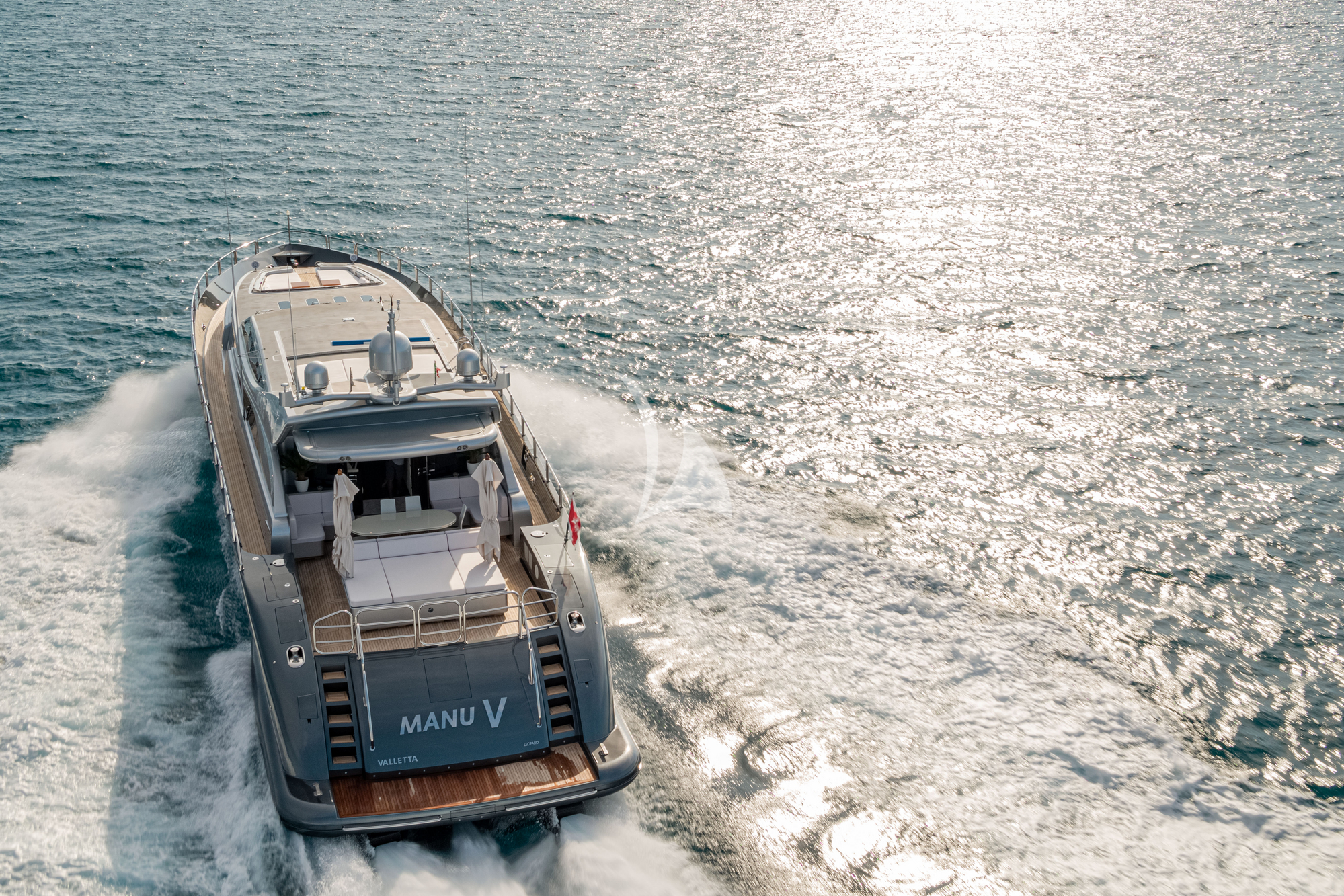 Luxury Crewed Motor Yacht MANU V photo 4
