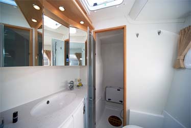 Bareboat Catamaran MANUTEA photo 3